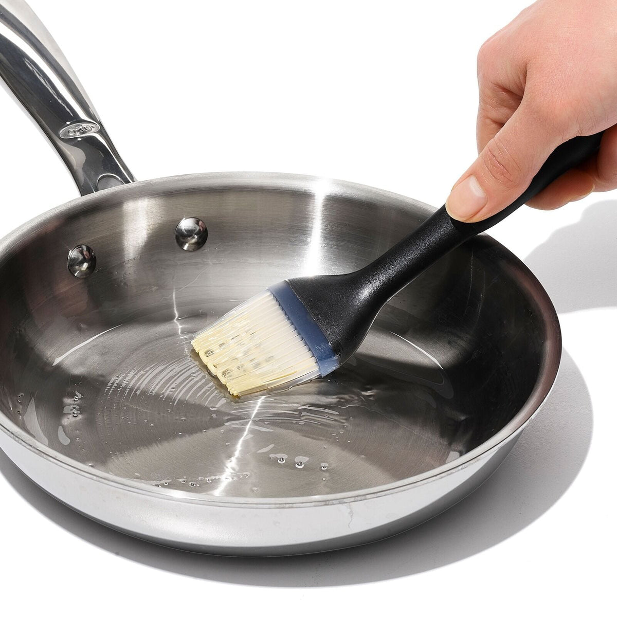 oxo-good-grips-silicone-pastry-brush-k6 1071062v1_detailed_product_view_2.jpeg