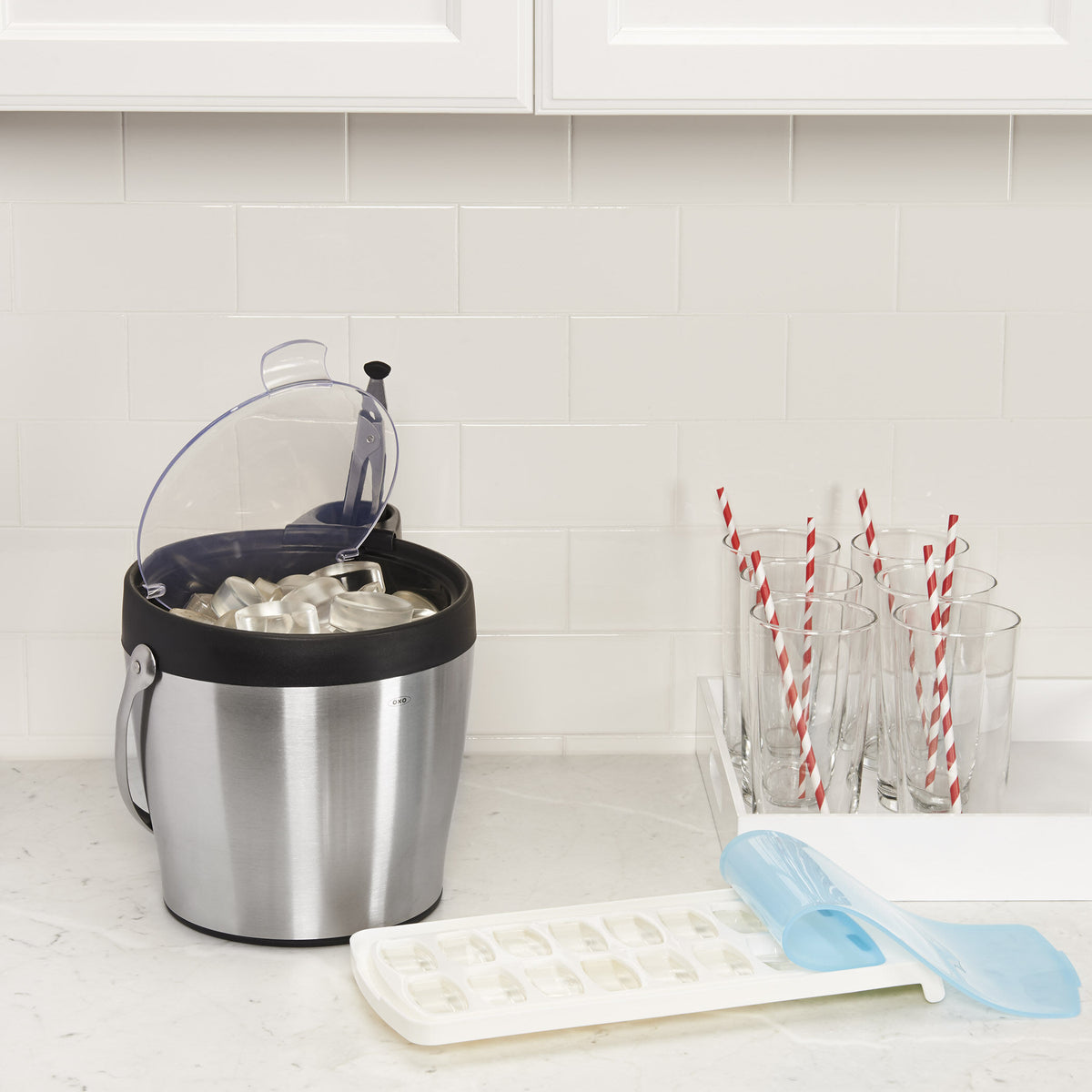 no-spill-ice-cube-tray-i9 1132080_8_no-spill_ice_cube_tray.jpg