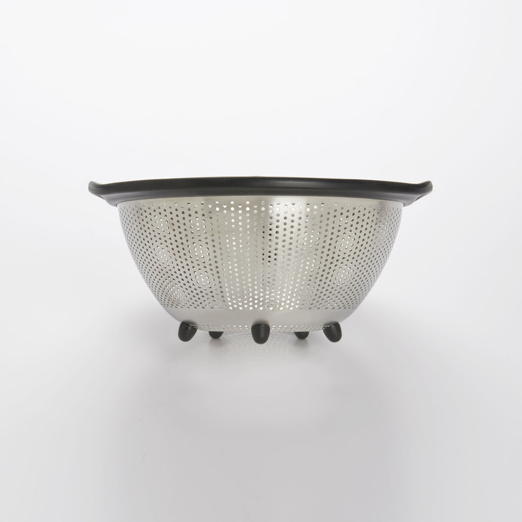 5-quart-stainless-steel-colander-w0 1134700_3_oxogoodgrips_5qtstainlesssteelcolander.jpg