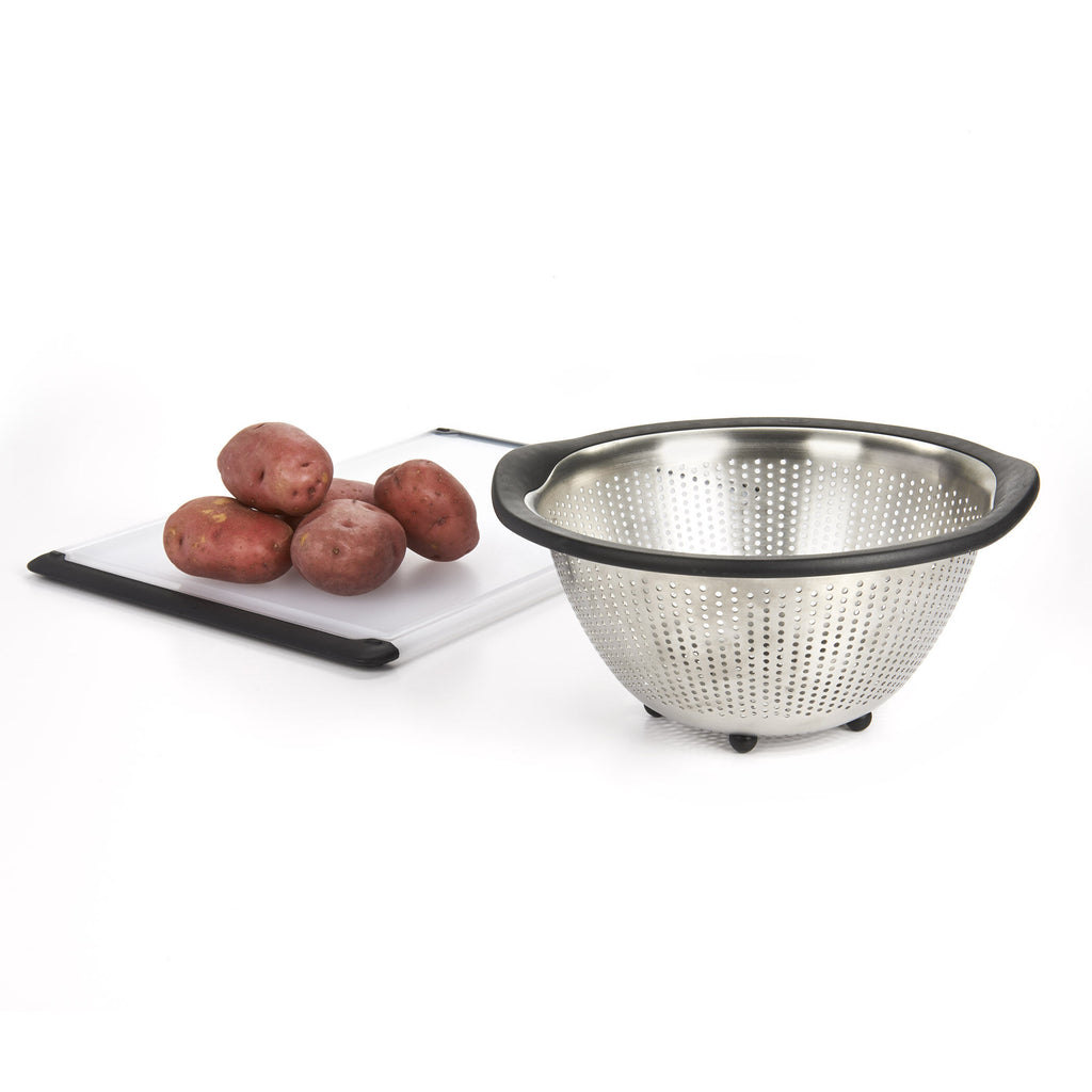5-quart-stainless-steel-colander-w0 1134700_4_oxogoodgrips_5qtstainlesssteelcolander.jpg