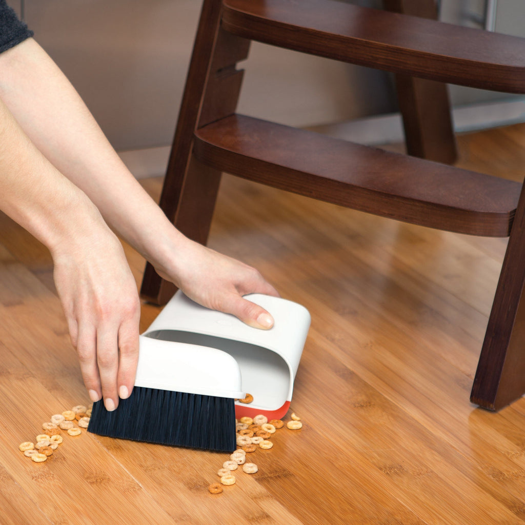 compact-dustpan-and-brush-set-y0 1334280_6_compact_dustpan_brush_set.jpg