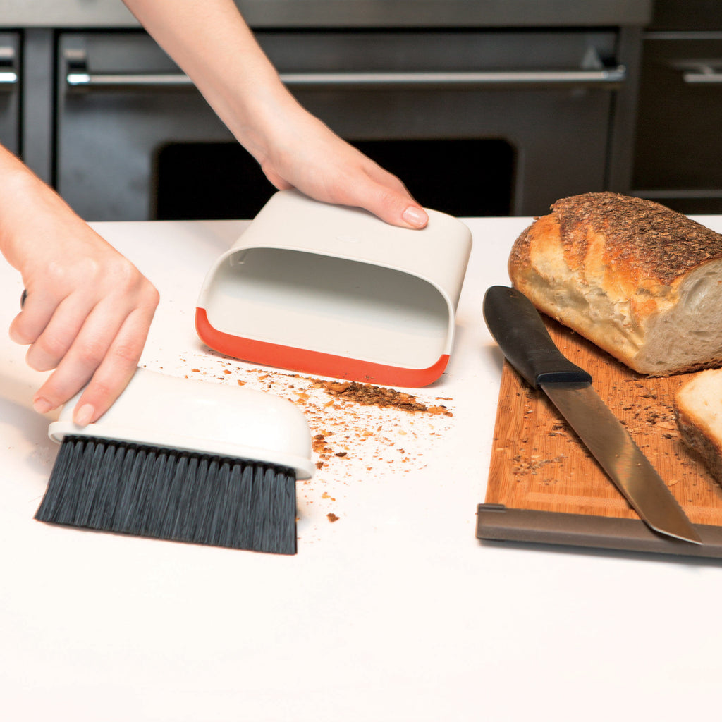 compact-dustpan-and-brush-set-y0 1334280_7_compact_dustpan_brush_set.jpg