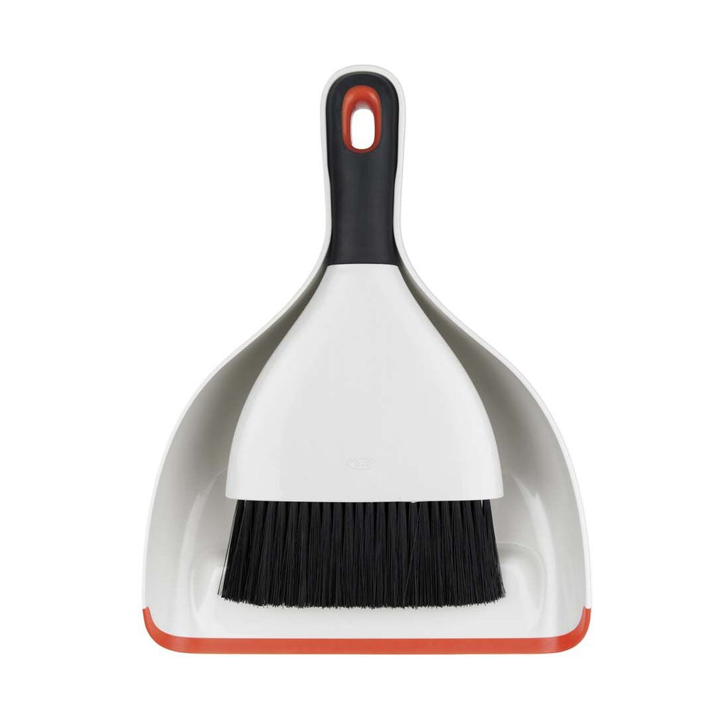 dustpan-and-brush-set-h8 1334480.jpg