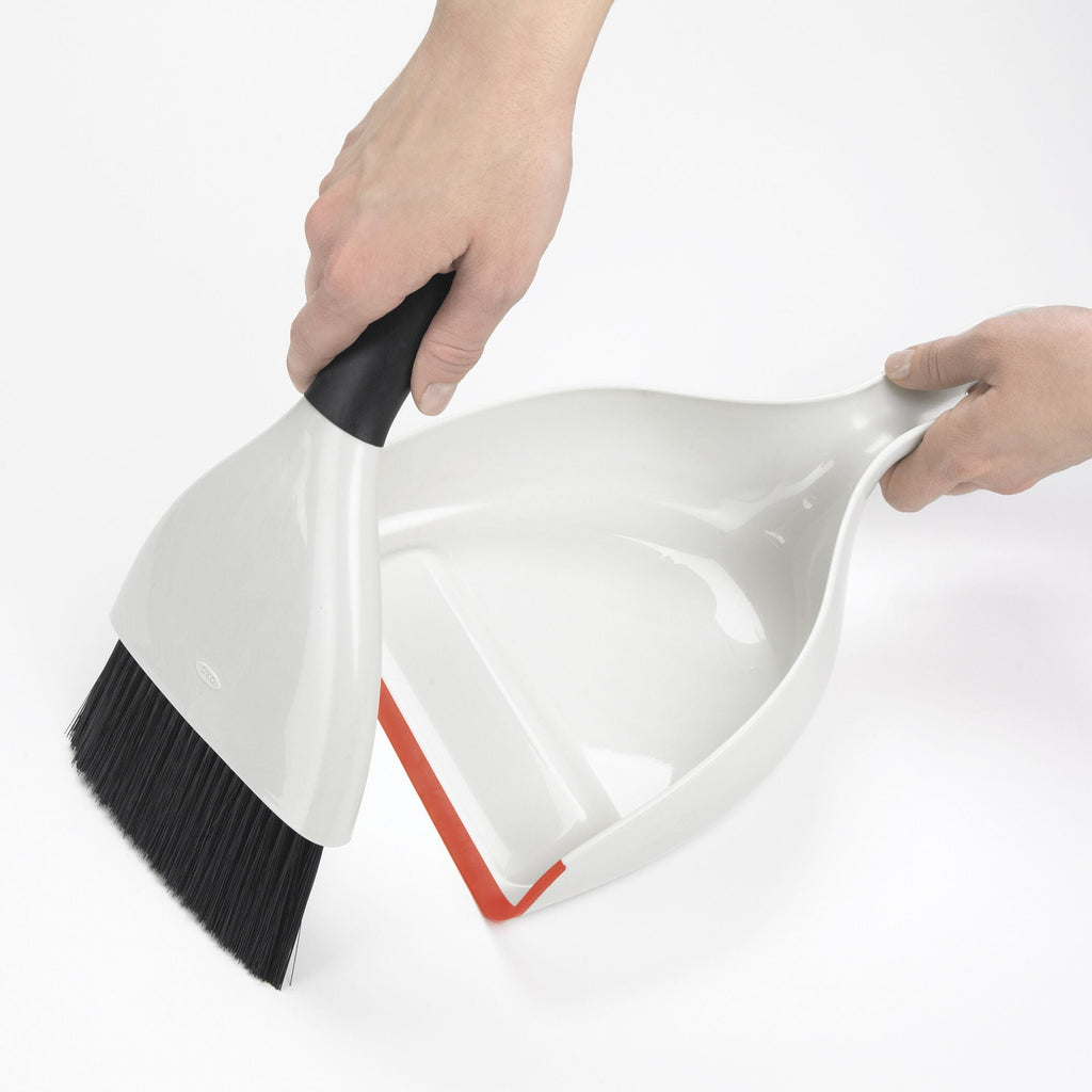 dustpan-and-brush-set-h8 1334480_2_dustpan_brush_set.jpg