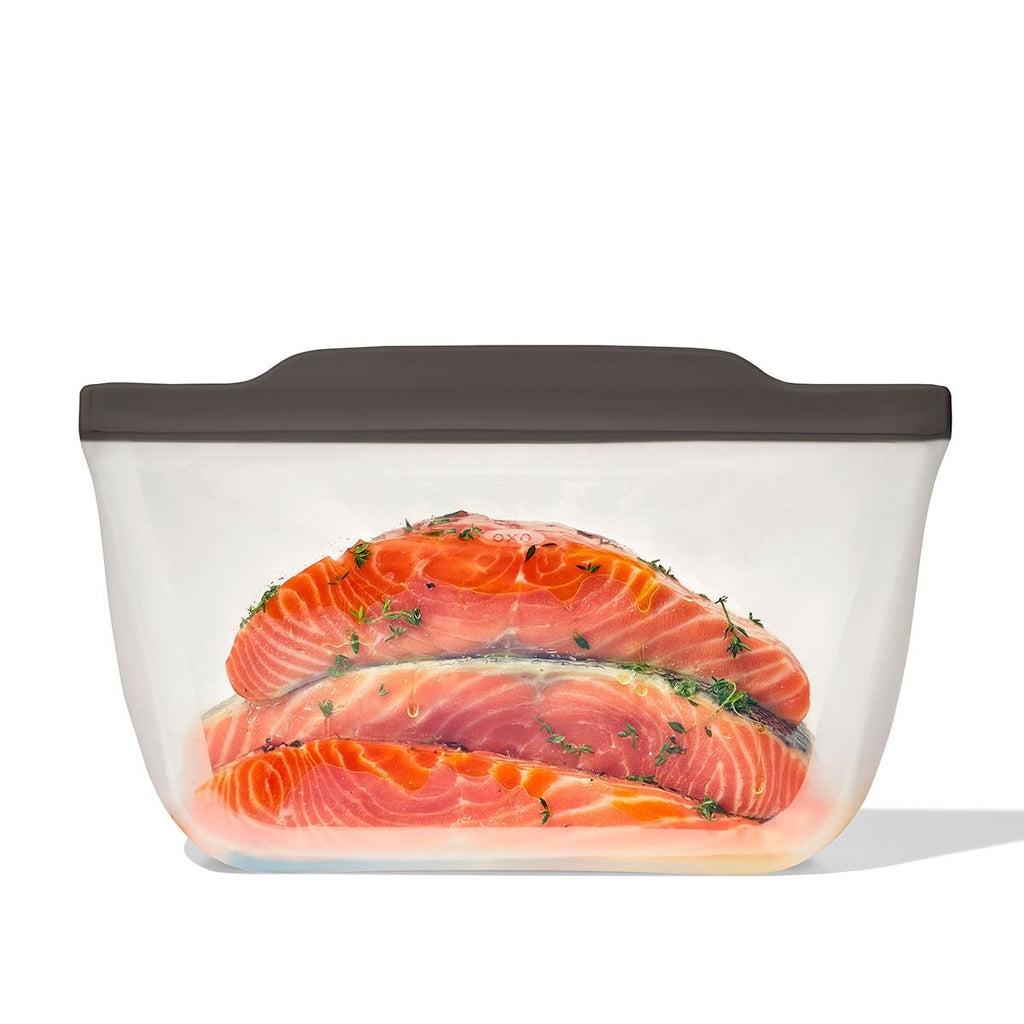 outdoor-silicone-reusable-stand-up-bag-half-gallon-64-oz-r7 9113000_silicone_stand-up_half_gallon_64oz_35.jpg