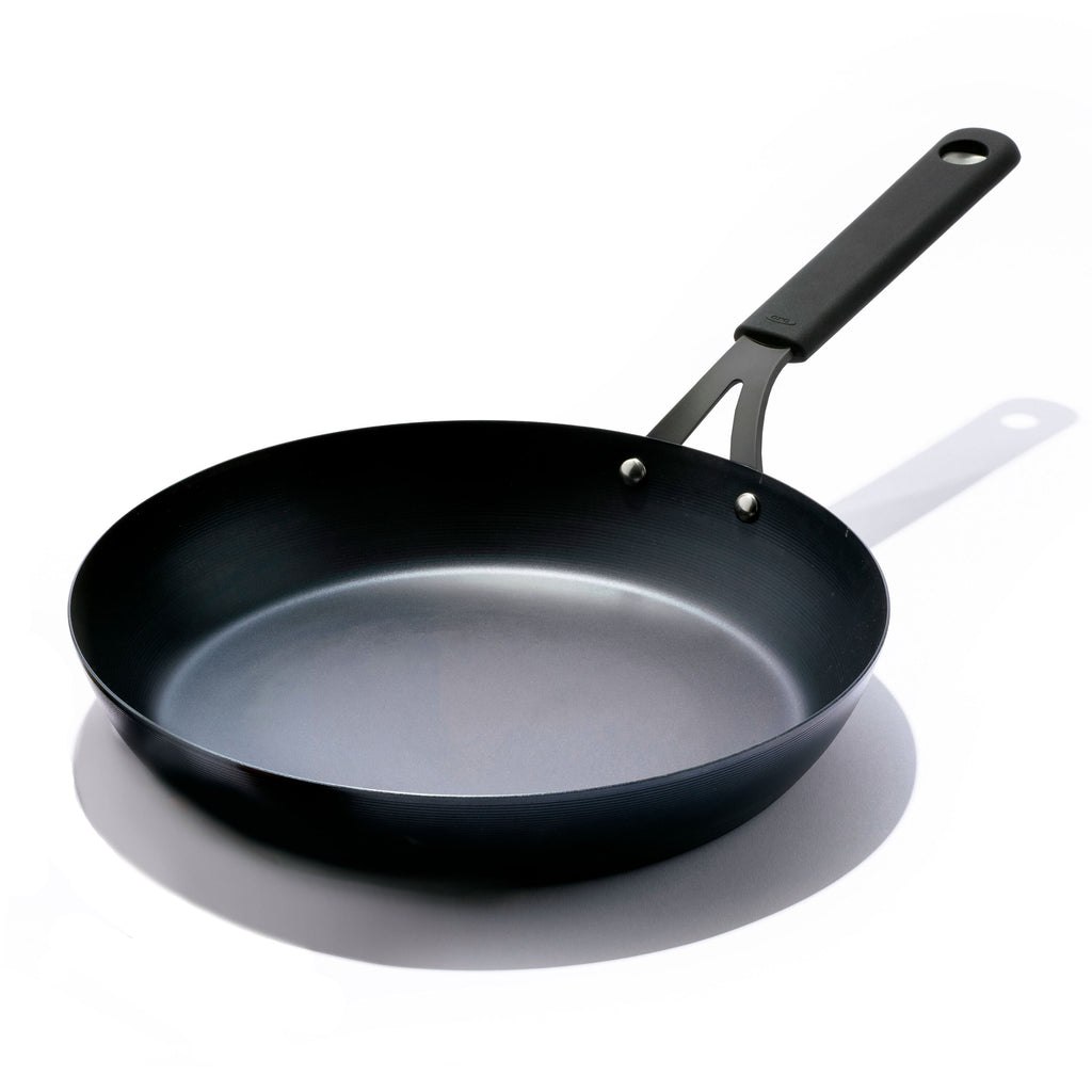 oxo-carbon-steel-obsidian-series-12-inch-frypan-with-silicone-sleeve-y2 cc005101-001-1.jpg