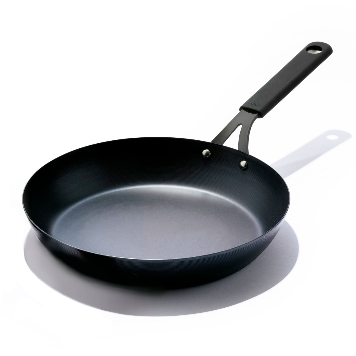 oxo-carbon-steel-obsidian-series-12-inch-frypan-with-silicone-sleeve-y2 cc005101-001-1.jpg