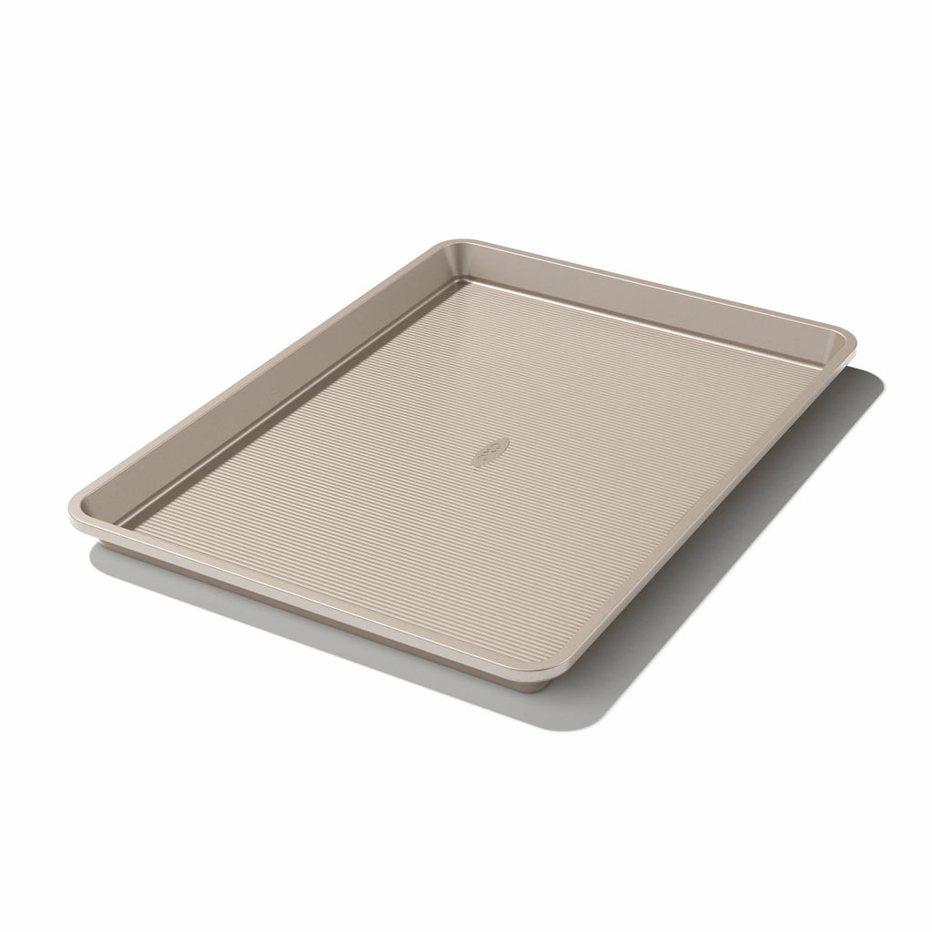 non-stick-pro-half-sheet-pan-i5 gg_11160800v1_201216_01_1_.jpg