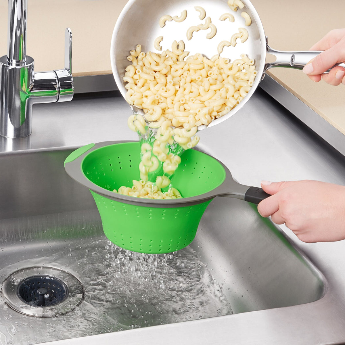 silicone-collapsible-strainer-2-0-qt-a8 gg_11208300_4.jpg