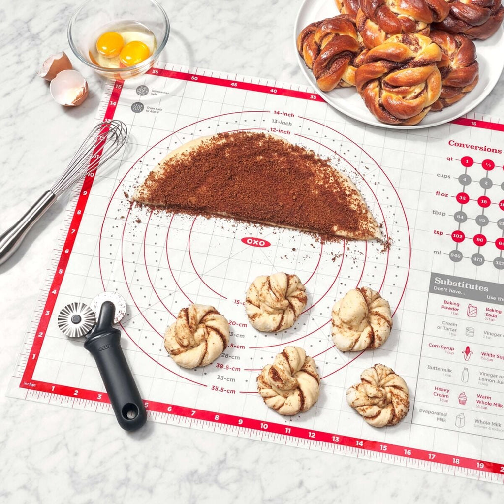 oxo-silicone-pastry-mat-y1 gg_11211300_9c_1_.jpg