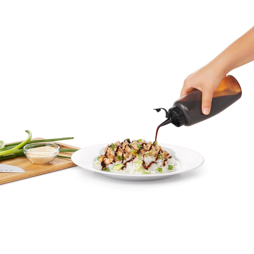 oxo-chef-s-squeeze-bottles-12-ounces-d5 gg_11219300_4d.jpg