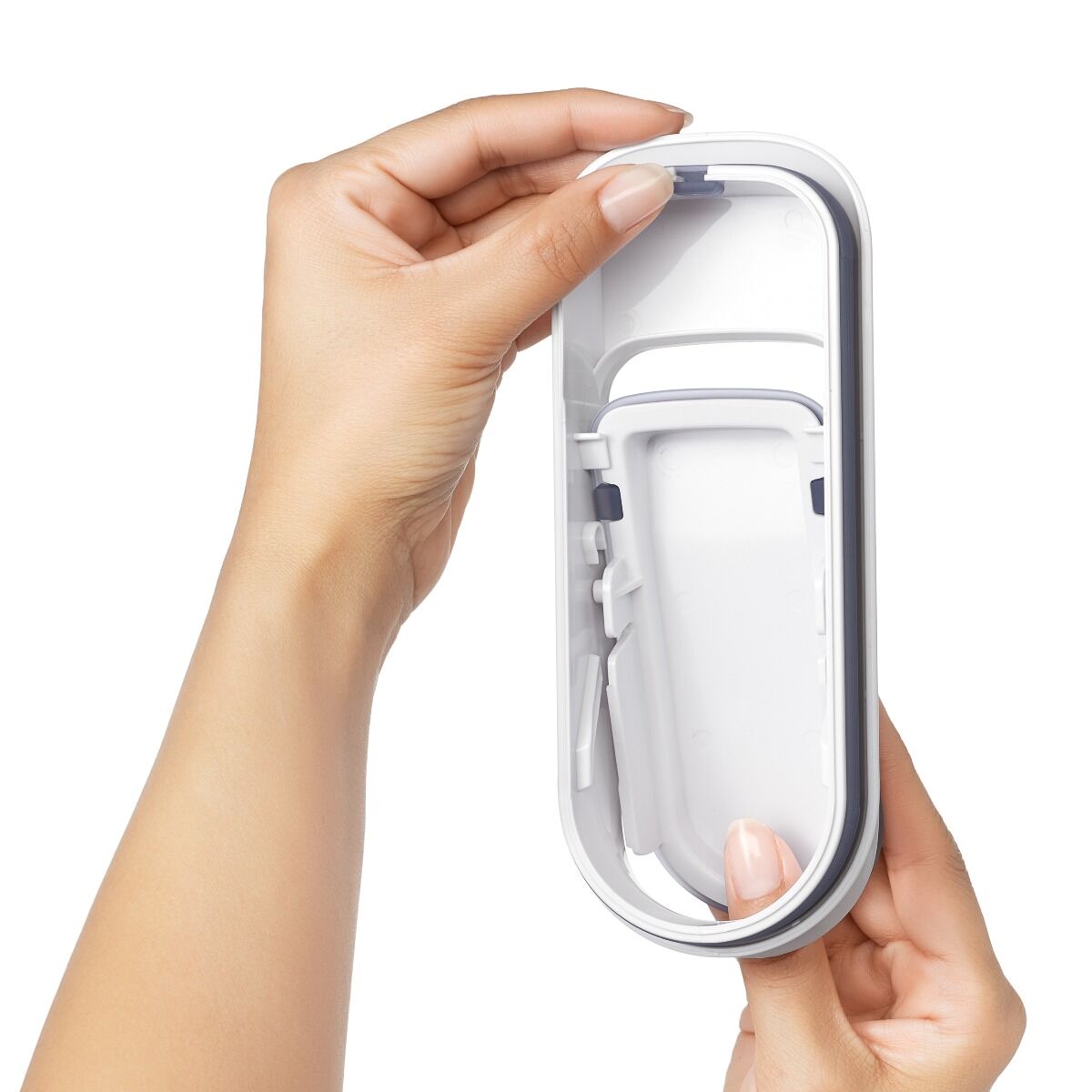oxo-good-grips-all-purpose-dispenser-1-2-qt-u8 gg_11247400_4.jpg