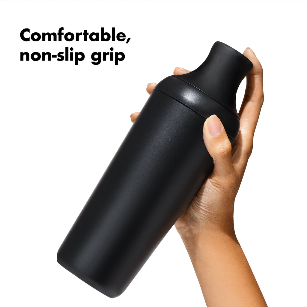 oxo-good-grips-plastic-cocktail-shaker-20-oz-590-ml-capacity-j4 gg_11327200_8b.jpg