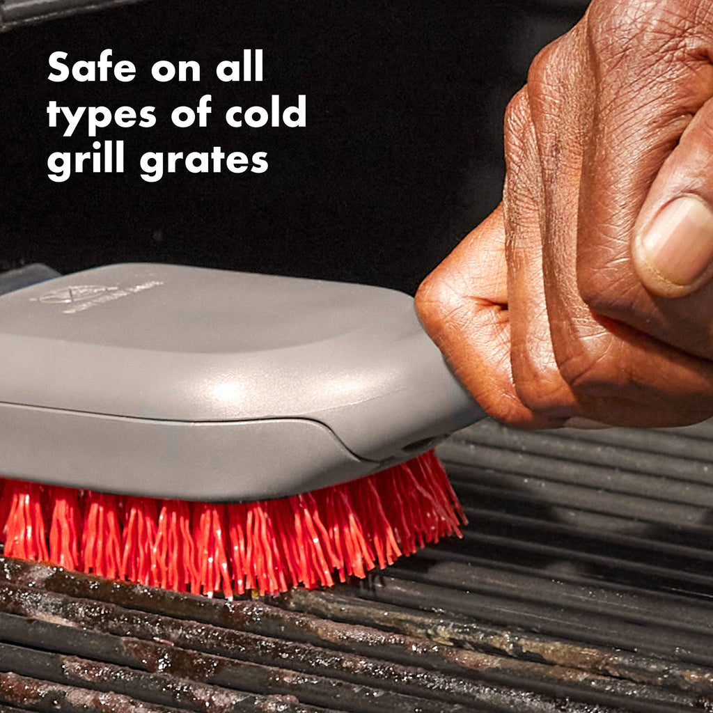 oxo-good-grips-nylon-grill-brush-for-cold-cleaning-i7 gg_11329400_8a.jpg