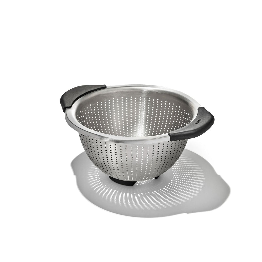 stainless-steel-3-qt-2-8l-colander-q6 gg_11330800_stainlesssteelcolander3qt_02_rgb.jpg