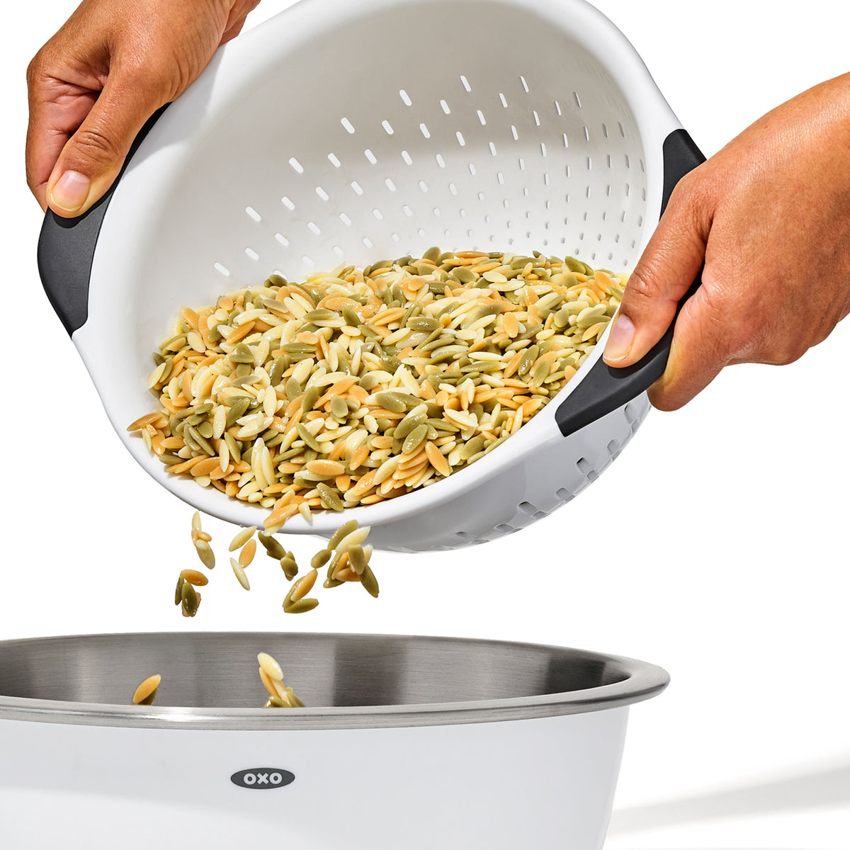 plastic-colander-j5 gg_11331000_plasticcolander3qt_pdp_02.jpg