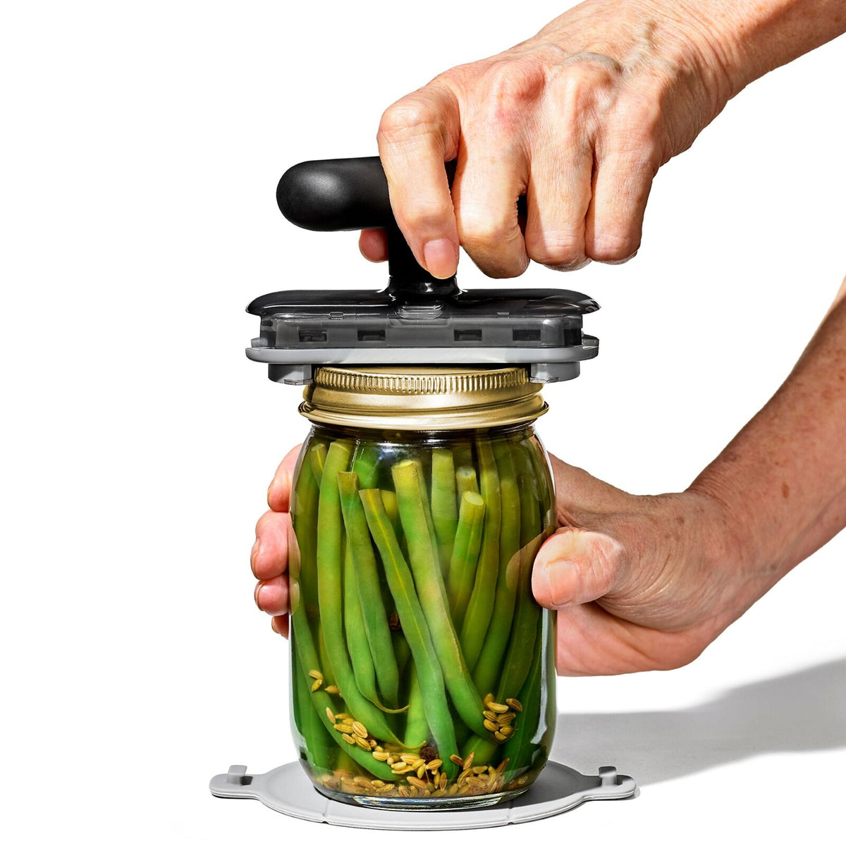 twisting-jar-opener-with-basepad-m2 gg_11332200_jaropenerwithbasepad_pdp_02_1.jpg