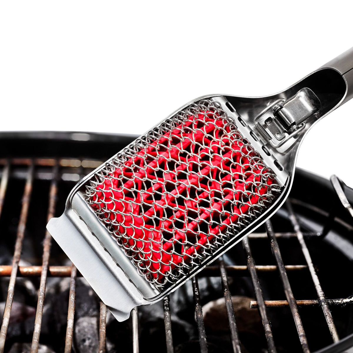 coiled-grill-brush-with-replaceable-head-d3 gg_11356300_coiledgrillbrush_pdp_04.jpg