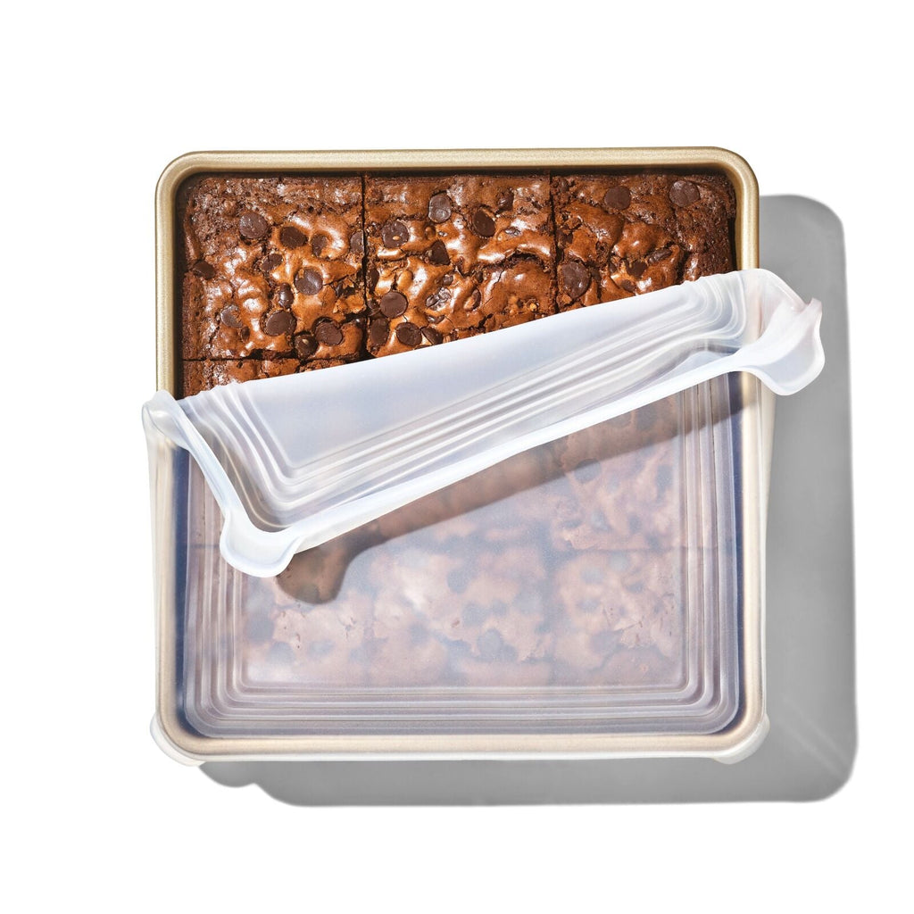 silicone-bakeware-lid-9in-x-9in-r0 gg_11360500_siliconebakewarelid9x9_pdp_03.jpg