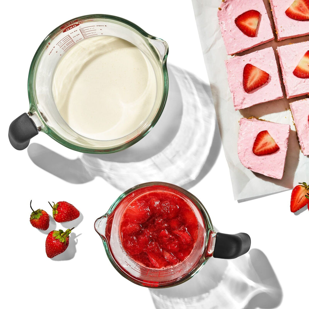 4-cup-glass-measuring-cup-o7 gg_11382000_4cupglassmeasuringcup_pdp_05.jpg