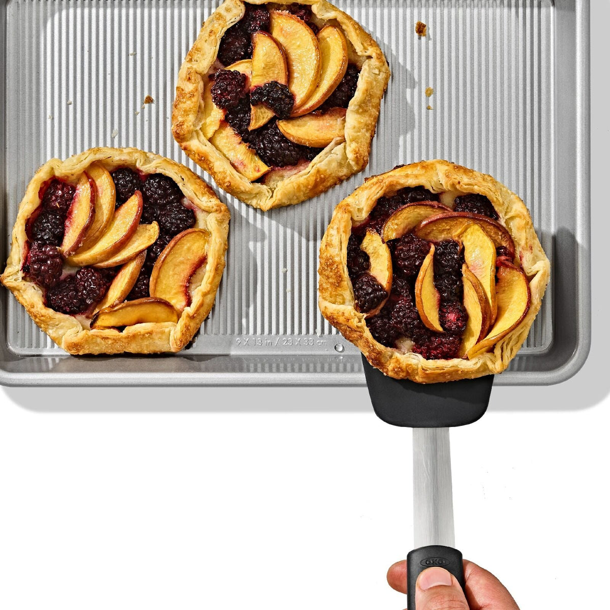 non-stick-pro-clear-coated-quarter-sheet-pan-d7 gg_11434900_quarter-sheet-pan_pdp_02.jpeg