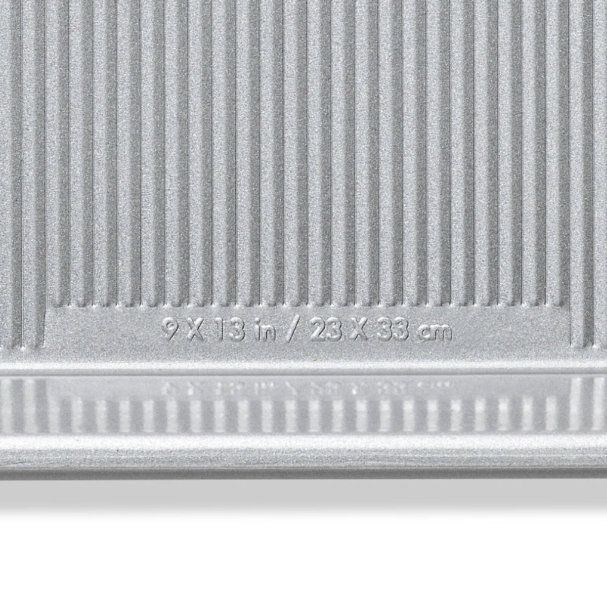 non-stick-pro-clear-coated-quarter-sheet-pan-d7 gg_11434900_quarter-sheet-pan_pdp_05.jpeg