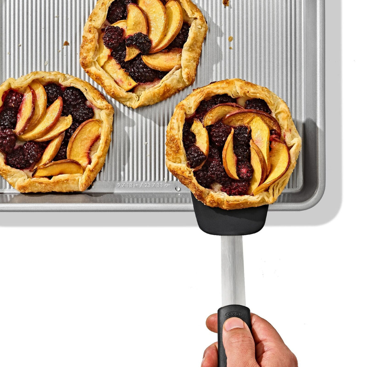 non-stick-pro-clear-coated-jelly-roll-pan-e5 gg_11435000_jelly-roll-pan_pdp_02.jpeg