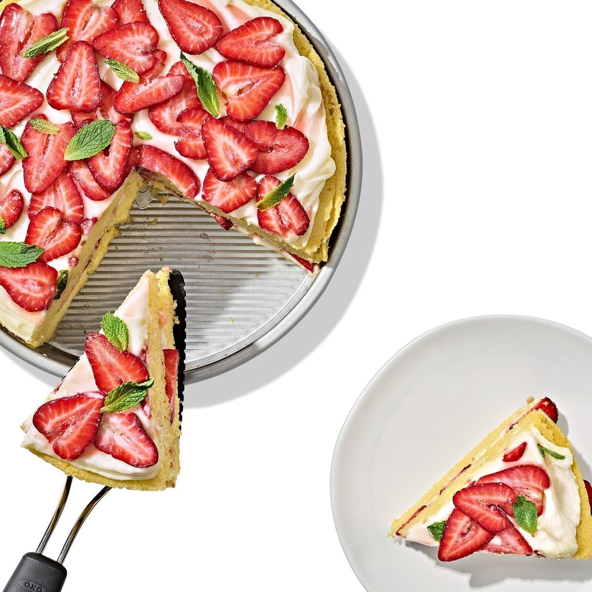non-stick-pro-clear-coated-9in-round-cake-pan-u9 gg_11435100_9in-round-cake-pan_pdp_02.jpeg