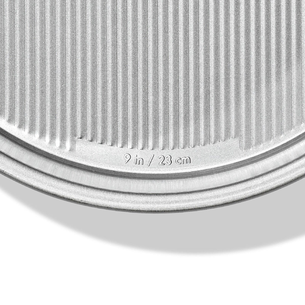 non-stick-pro-clear-coated-9in-round-cake-pan-u9 gg_11435100_9in-round-cake-pan_pdp_04.jpeg