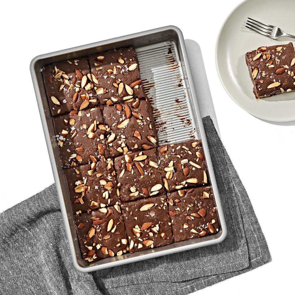 non-stick-pro-clear-coated-9inx13in-cake-pan-w9 gg_11435500_9x13-cake-pan_pdp_01.jpeg