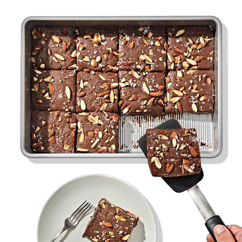non-stick-pro-clear-coated-9inx13in-cake-pan-w9 gg_11435500_9x13-cake-pan_pdp_03.jpeg