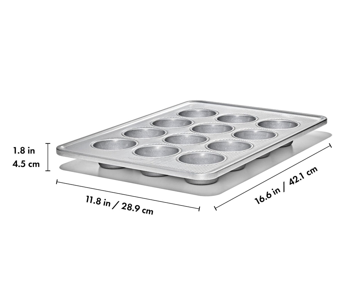 non-stick-pro-clear-coated-12-cup-muffin-pan-y6 gg_11435600_12-cup-muffin-pan_apdp_01_dim.jpeg