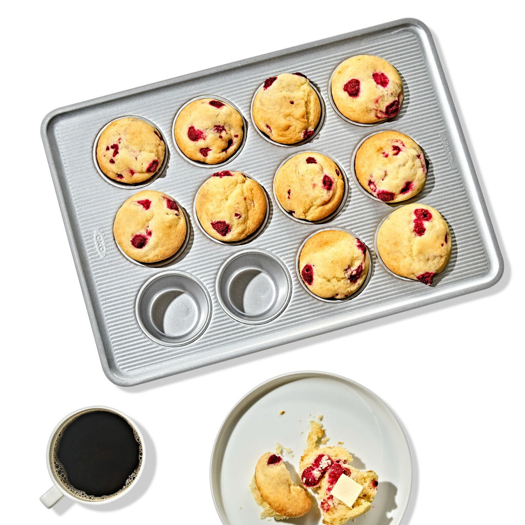 non-stick-pro-clear-coated-12-cup-muffin-pan-y6 gg_11435600_12-cup-muffin-pan_pdp_01.jpeg
