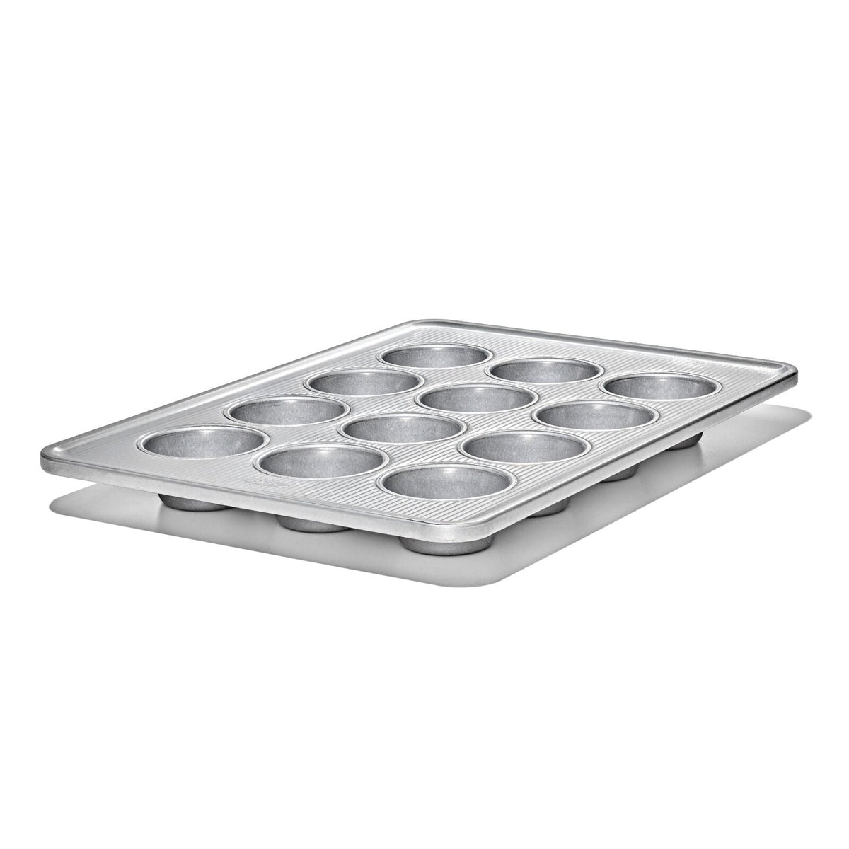 non-stick-pro-clear-coated-12-cup-muffin-pan-y6 gg_11435600_12-cup-muffin-pan_pdp_03.jpeg