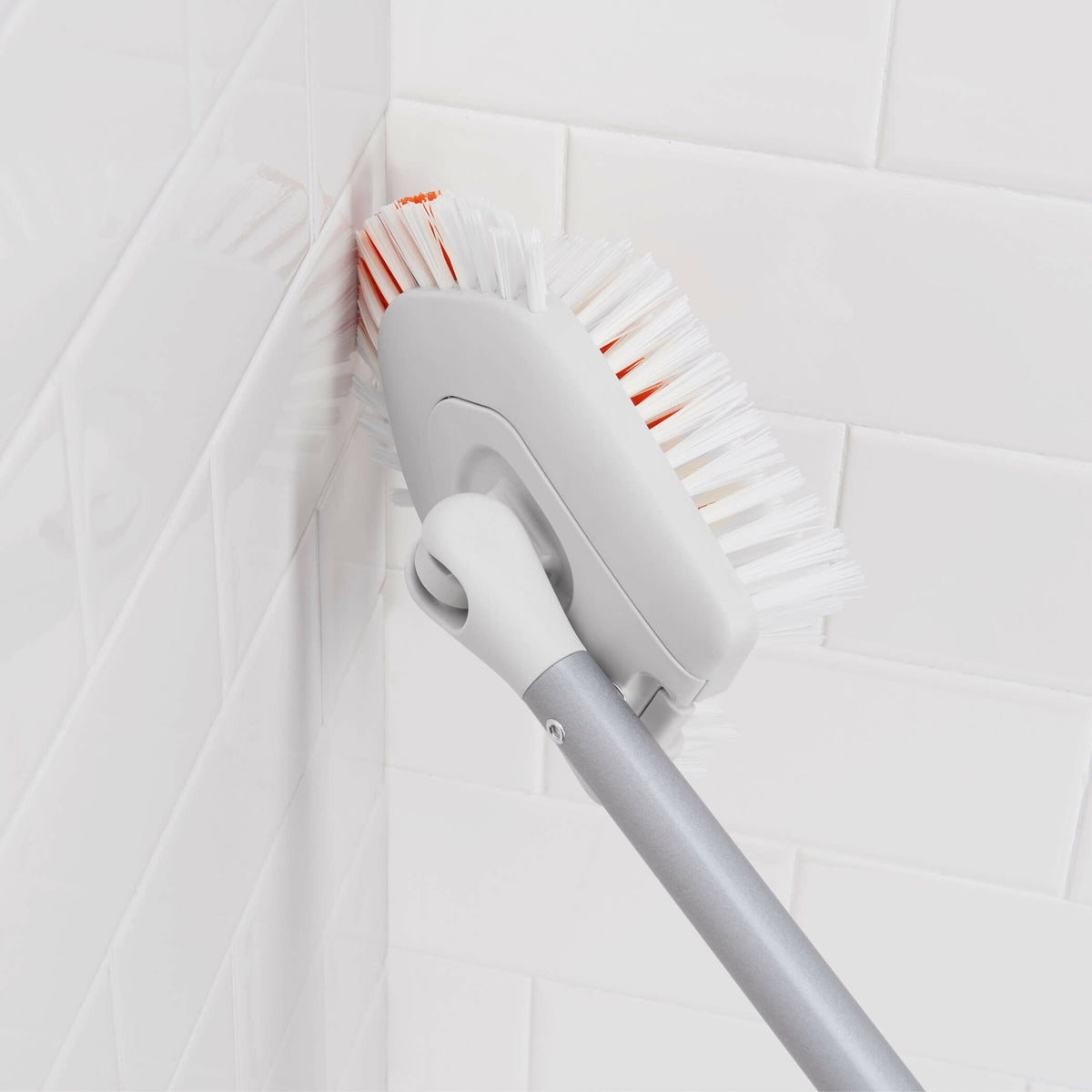 extendable-tub-and-tile-brush-i7 gg_12166000_7_1_.jpg