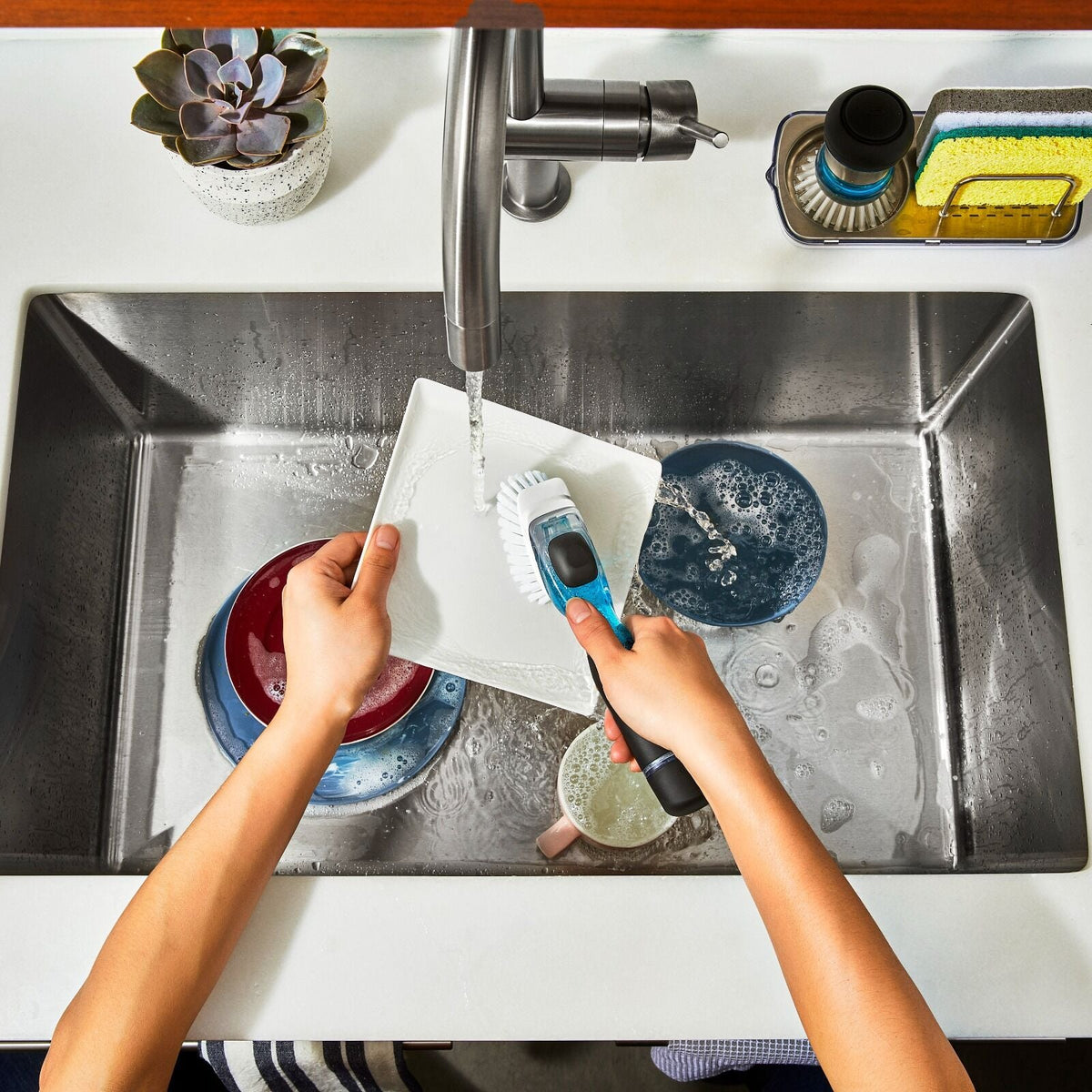 soap-dispensing-dish-brush-p4 gg_12361700_soapdispdishbrush_11_rgb.jpg