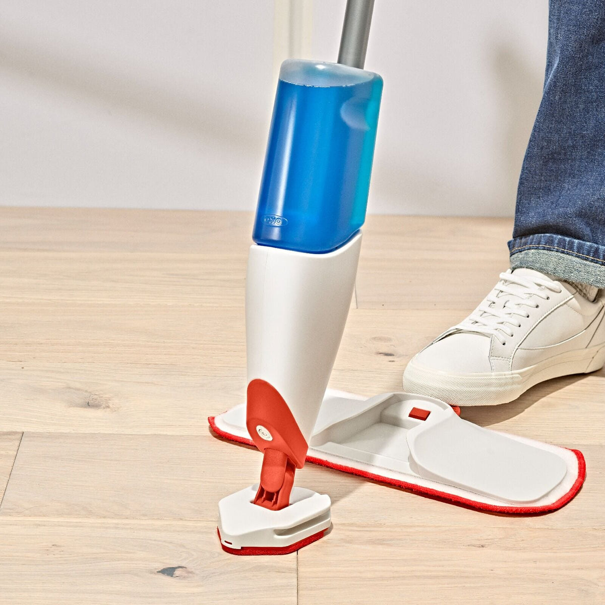 microfiber-spray-mop-i6 gg_12422900_spray-mop_pdp_05.jpeg