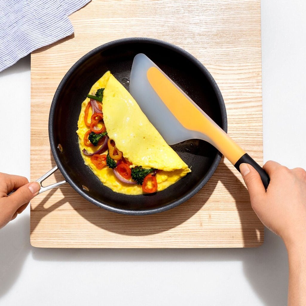flip-and-fold-omelet-turner-g0 gg_1255680_4.jpg