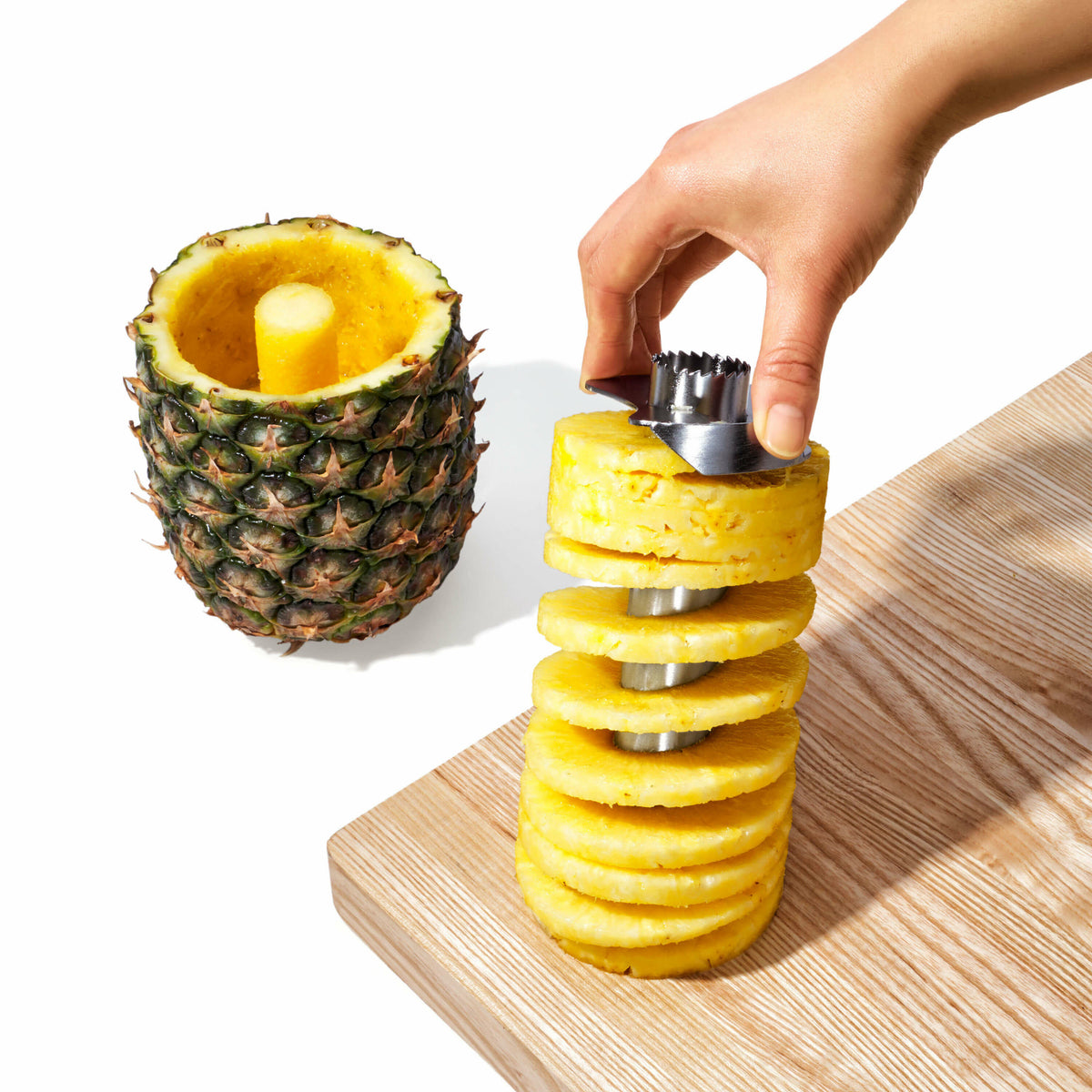 stainless-steel-pineapple-slicer-l7 gg_3108300_4c_1_.jpg