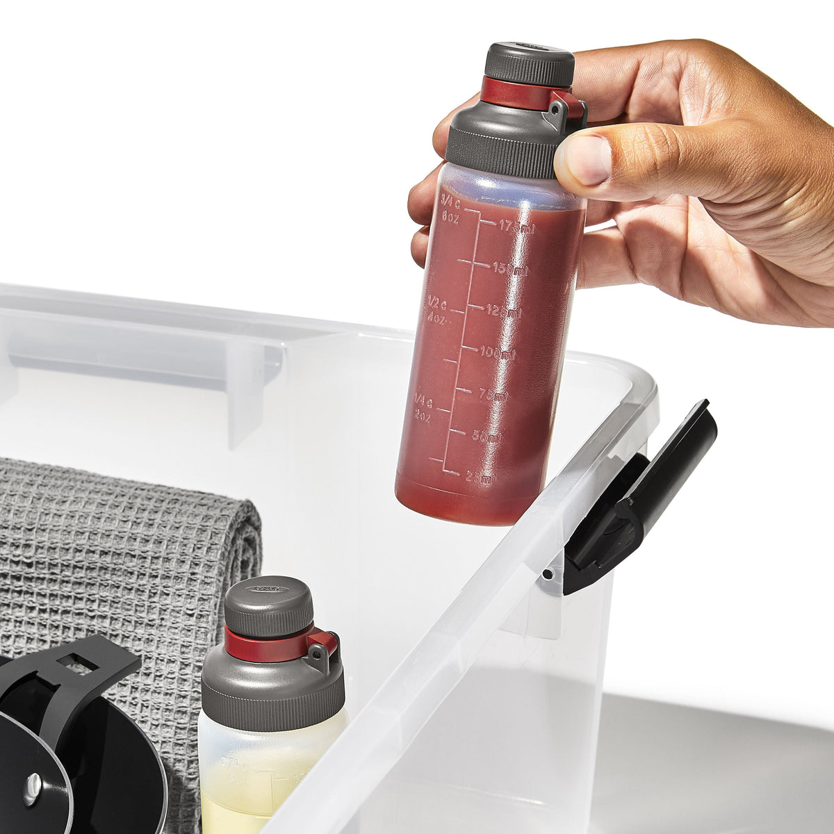 oxo-outdoor-leakproof-squeeze-bottle-set-z9 od_9109200_071921_91_rgb.jpg
