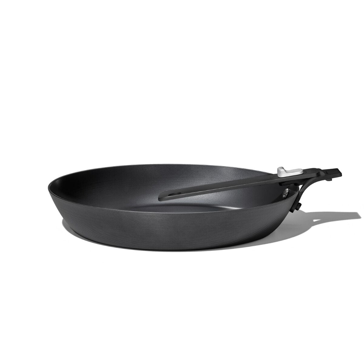carbon-steel-with-removable-handle-10in-pan-m7 od__2059640001__10incarbonsteelpan_67_rgb.jpg