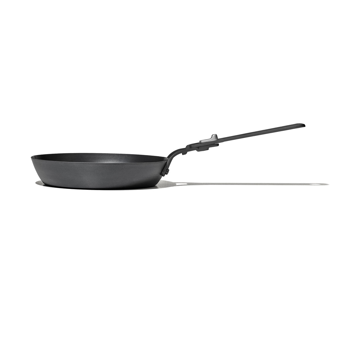 carbon-steel-with-removable-handle-8in-pan-a3 od__2059660001__8incarbonsteelpan_77_rgb.jpg
