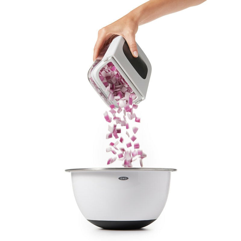 vegetable-chopper-with-easy-pour-opening-l9 onion_4.jpg