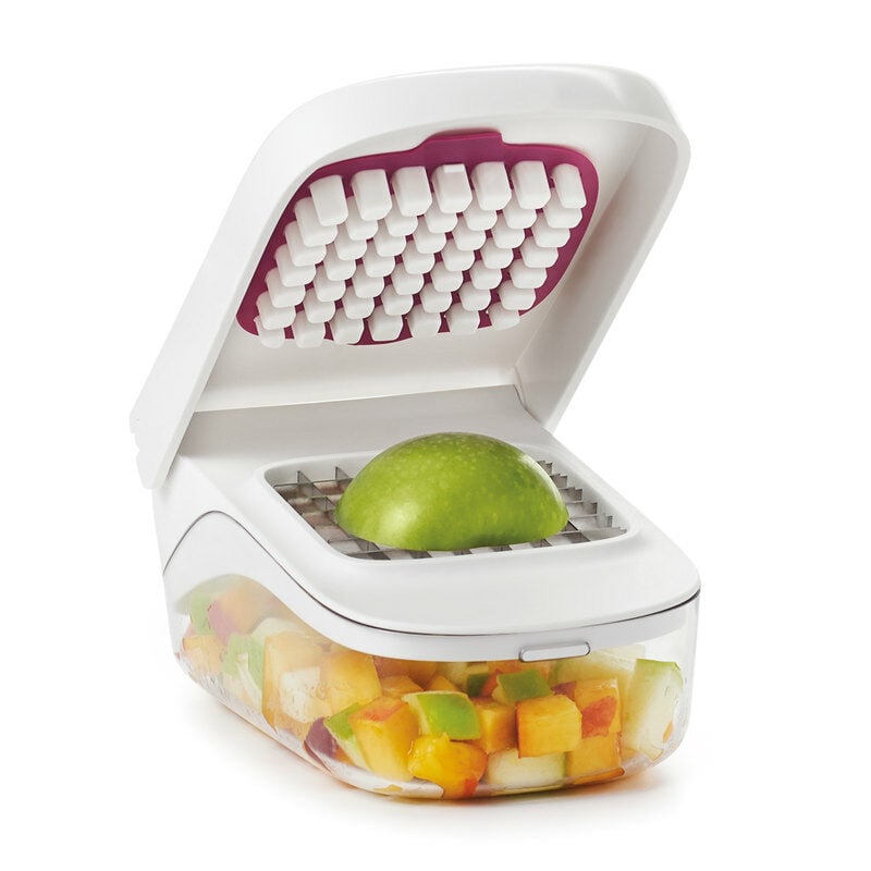 vegetable-chopper-with-easy-pour-opening-l9 onion_7.jpg