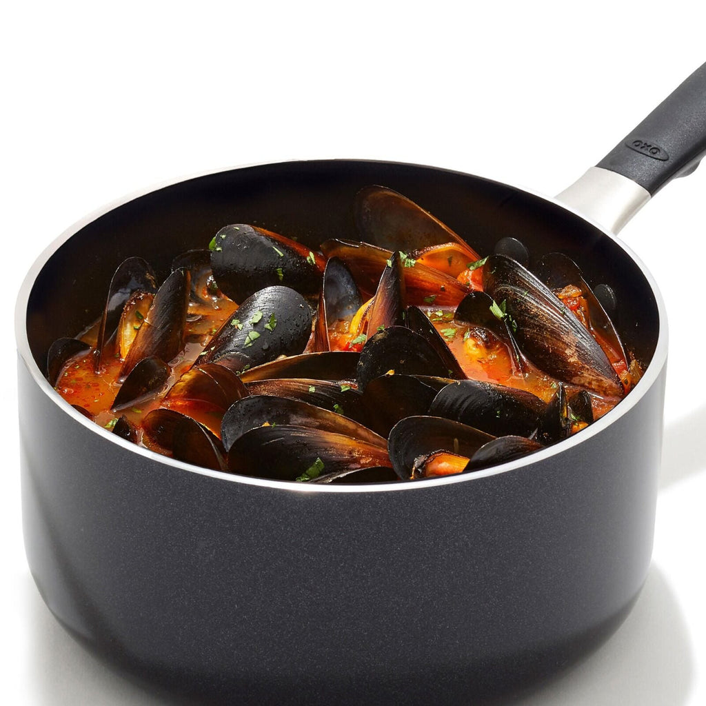non-stick-pro-every-day-1-6-qt-saucepan-with-lid-n0 oxo_cc010467-001_nonstick-everyday-1p6qt-saucepan_pdp_02.jpg