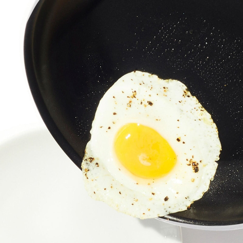 non-stick-pro-every-day-10-inch-fry-pan-g9 oxo_cc010469-001_nonstick-everyday-10in-fry-pan_pdp_02.jpg