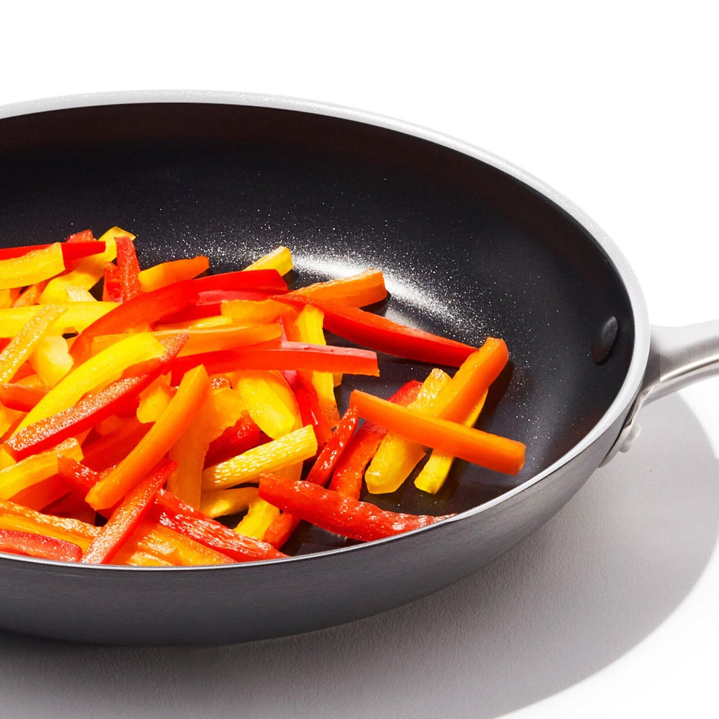 non-stick-pro-every-day-10-inch-fry-pan-g9 oxo_cc010469-001_nonstick-everyday-10in-fry-pan_pdp_03.jpg