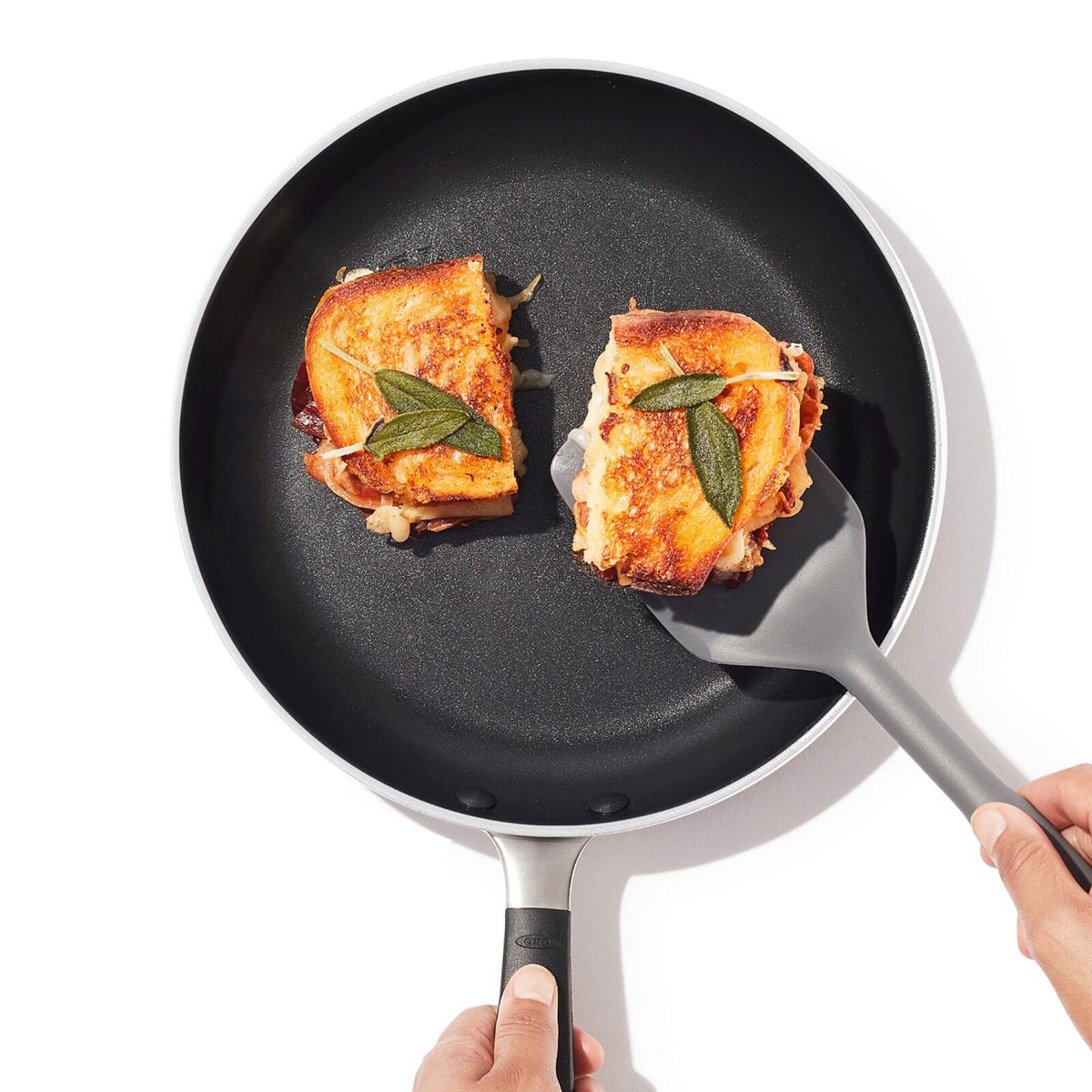 non-stick-pro-every-day-10-inch-fry-pan-g9 oxo_cc010469-001_nonstick-everyday-10in-fry-pan_pdp_05.jpg