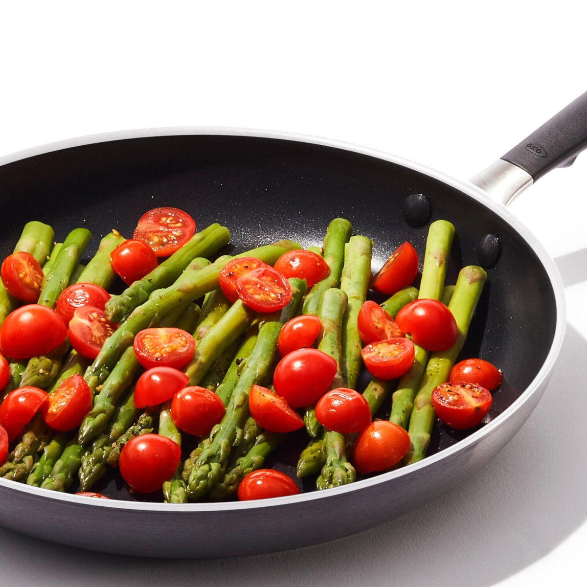 non-stick-pro-every-day-12-inch-frypan-q7 oxo_cc010470-001_nonstick-everyday-12in-fry-pan_pdp_05.jpg