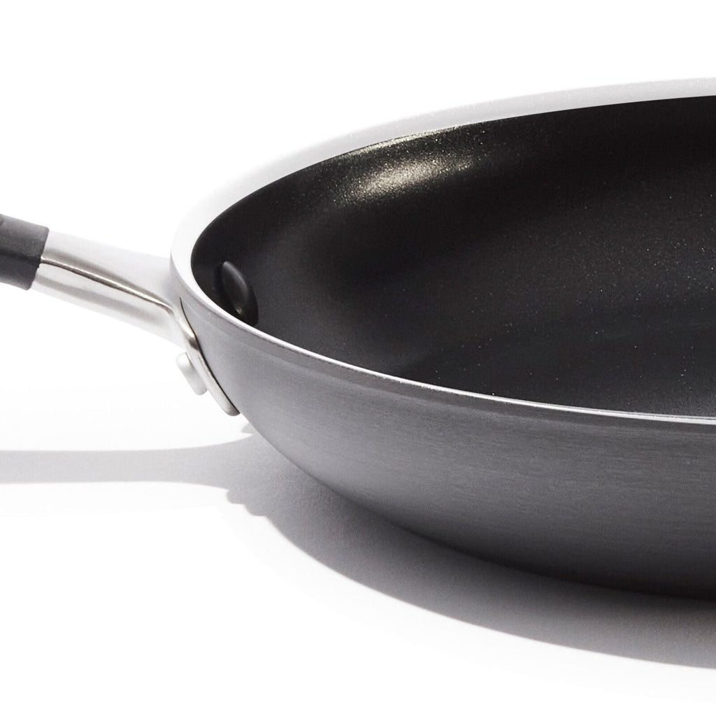 non-stick-pro-every-day-12-inch-frypan-with-lid-t2 oxo_cc010471-001_nonstick-everyday-12in-fry-pan-w-lid_pdp_06.jpg